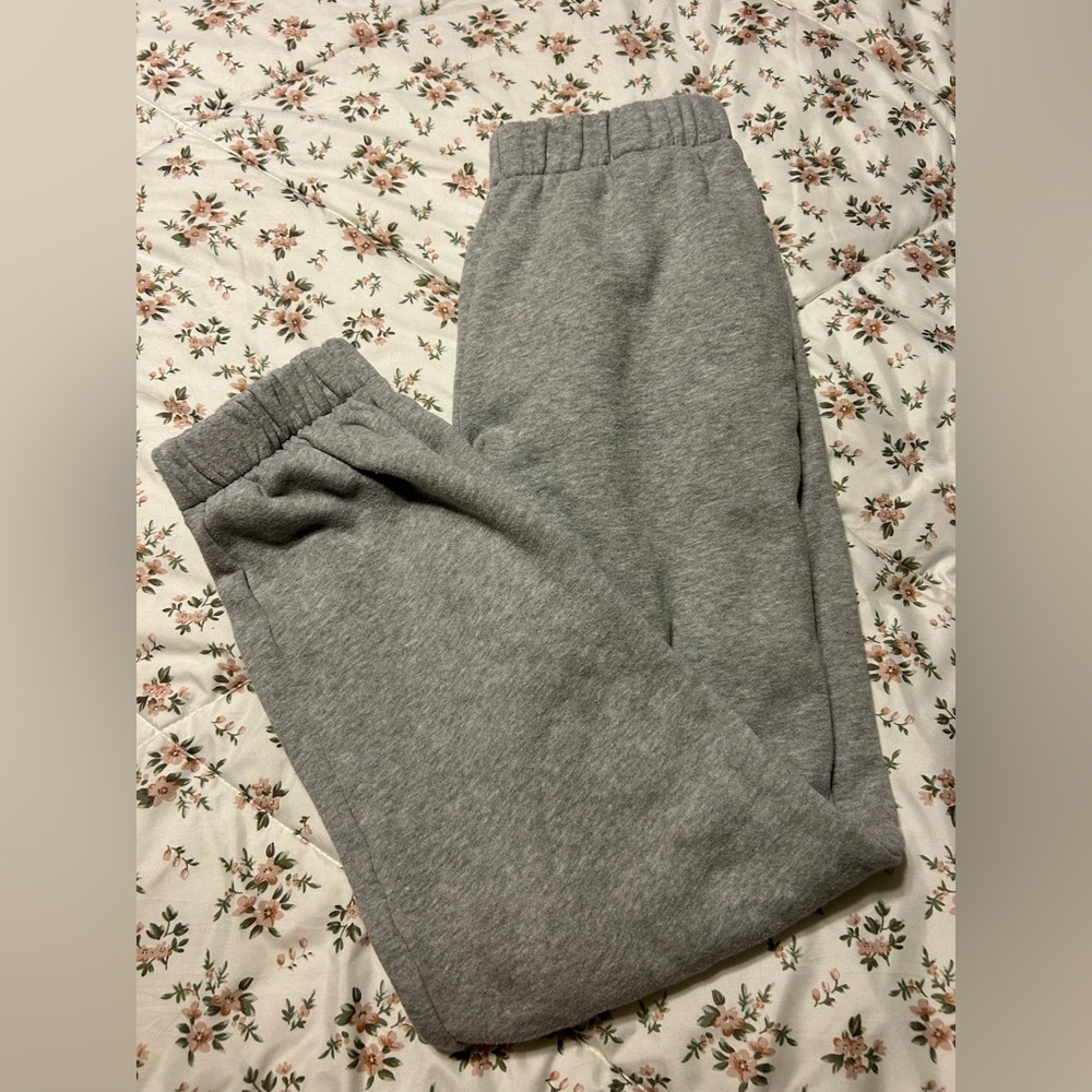 brandy melville rosa sweats